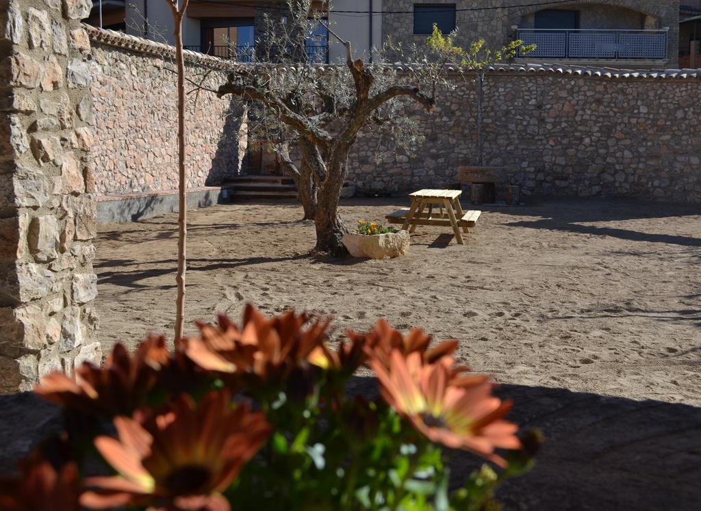 Cal Ribero Aparthotel Vilanova De La Sal Екстериор снимка