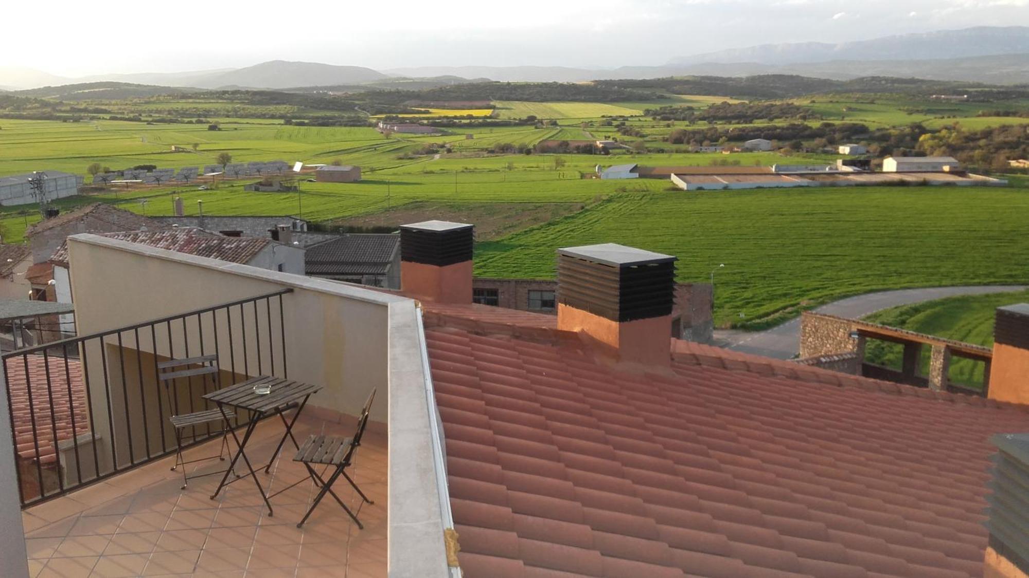 Cal Ribero Aparthotel Vilanova De La Sal Екстериор снимка