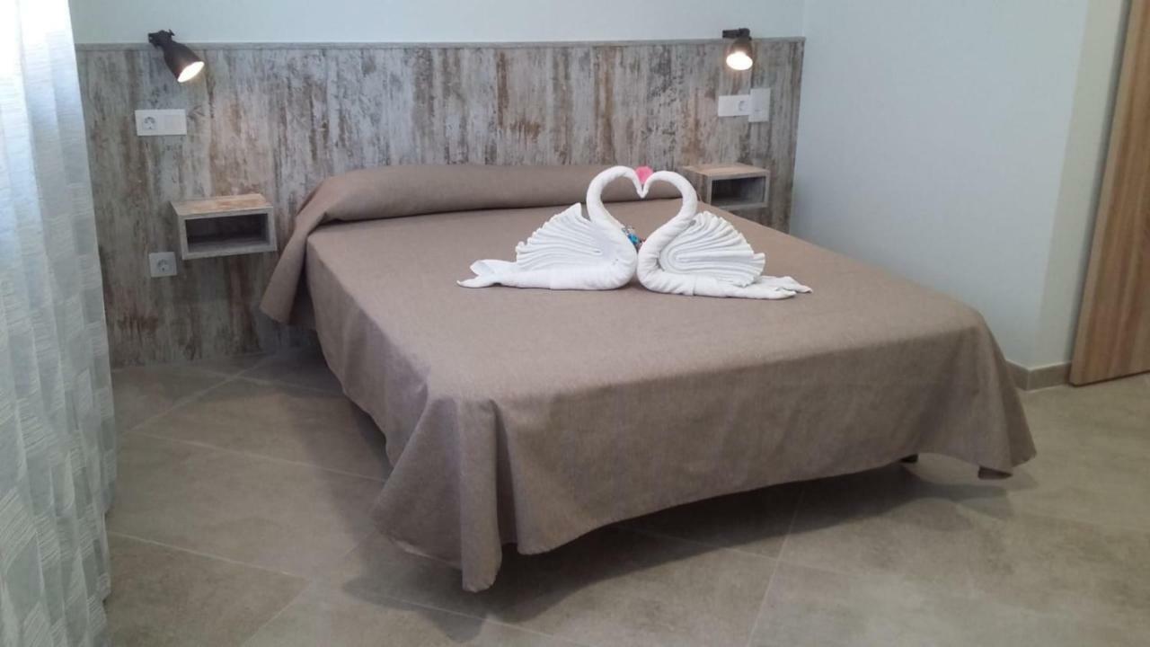 Cal Ribero Aparthotel Vilanova De La Sal Екстериор снимка